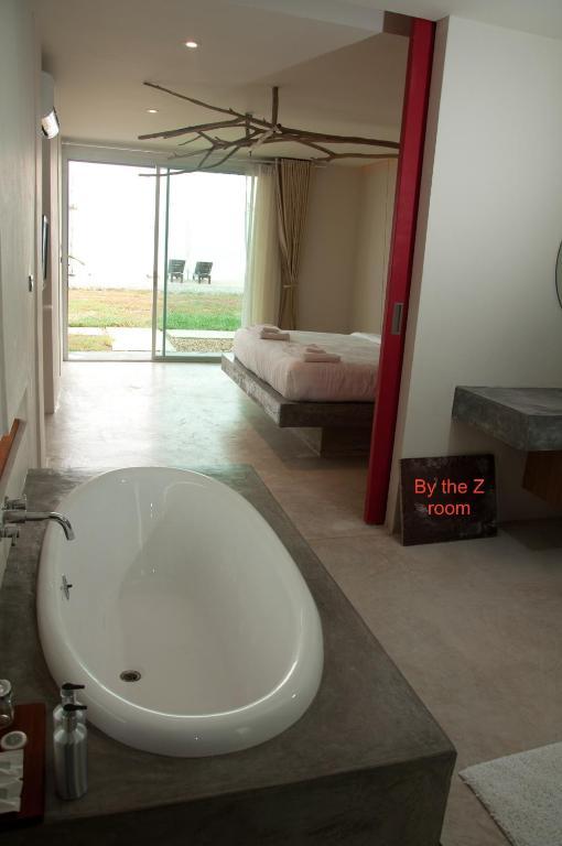 Red Z The Ocean Hotel Puk Tian Phòng bức ảnh
